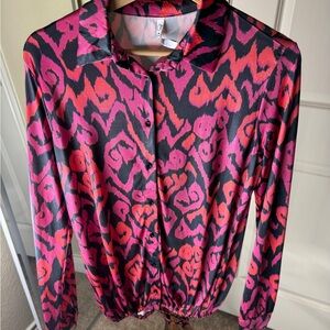 EUC Vibrant Pink, orange and Black Patterned stretch Blouse